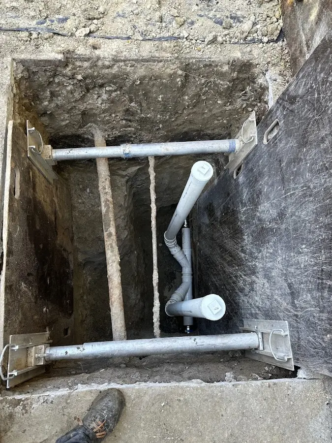 Experienced plumber completing Drain Cleaning work in Gettysburg